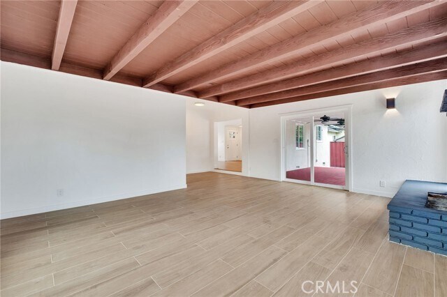 Foto del edificio - 20756 Saticoy St