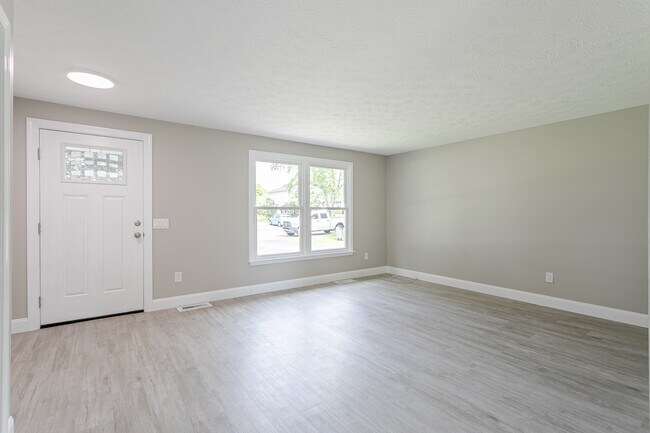 Foto del edificio - 1736 Elmwood Cir