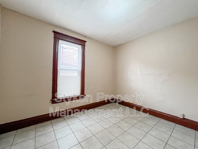 Foto del edificio - 247 S 5th Ave