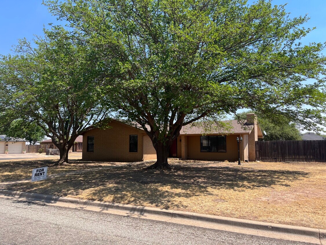 12 Navajo Trail, Ransom Canyon, TX 79366 House for Rent in Ransom