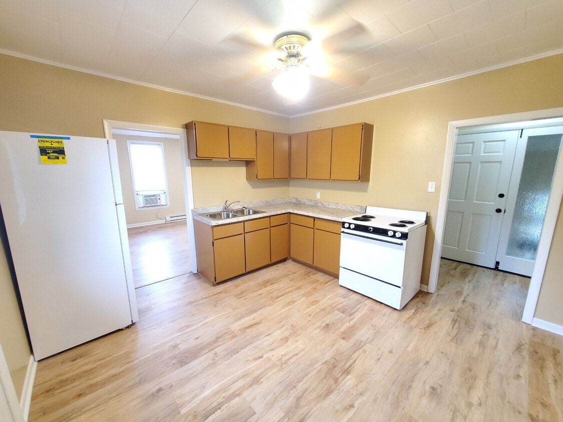 Kitchen - 368 E 2nd St