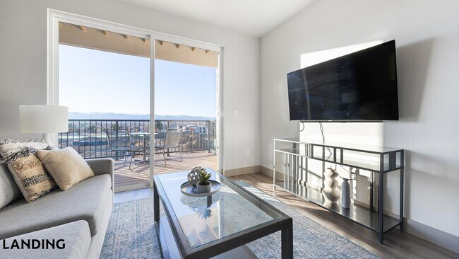 Foto del edificio - 300 E Fremont Pl