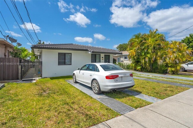 Foto del edificio - 3064 SW 16th Ter