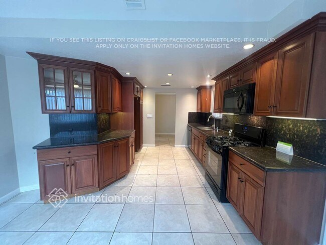 Foto del edificio - 1305 Morrison Dr