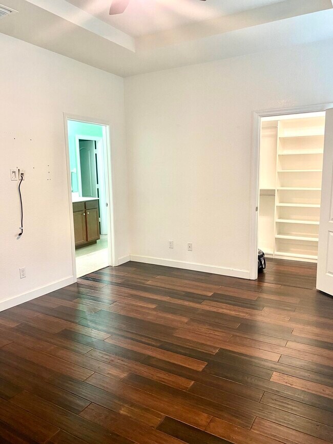 Building Photo - 4342 Brewster Ln