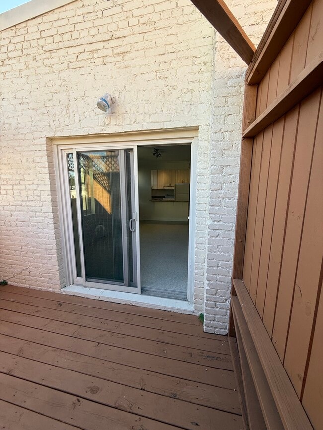 Building Photo - 1927 17th St NW