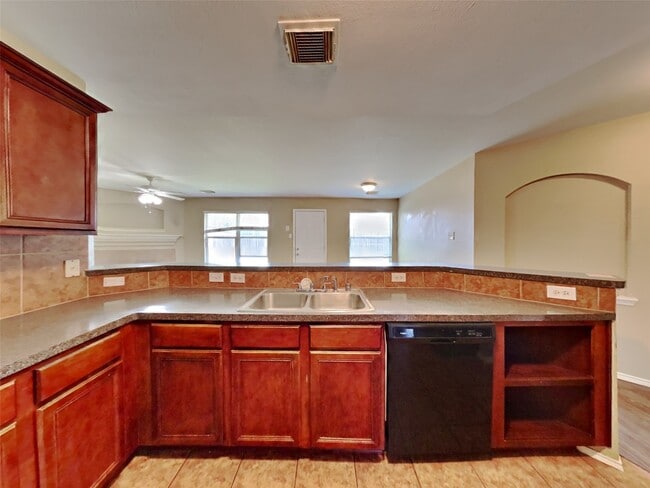 Building Photo - 631 Gateship Dr