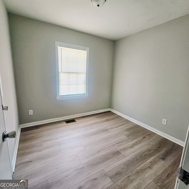 Building Photo - 203 Briardale Ave