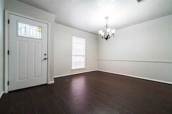 Building Photo - 16630 Ben Nevis Dr