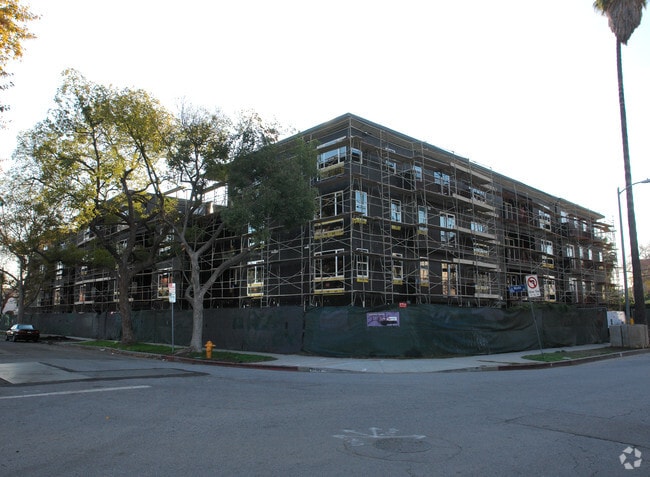 Building Photo - 4820 Bellflower Ave