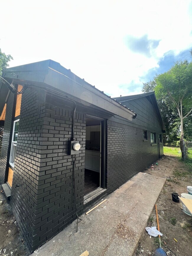 Photo - 2499 Calvert Ave House