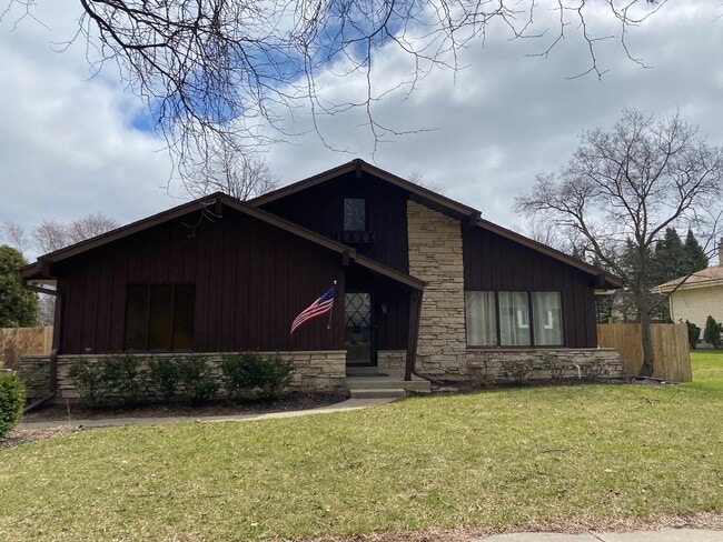 WELCOME HOME!! - 2909 Sussex Ln