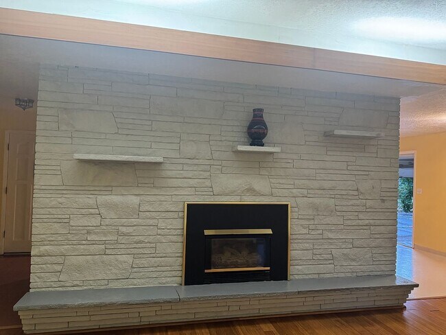 Foto del edificio - 620 36th Ave NE