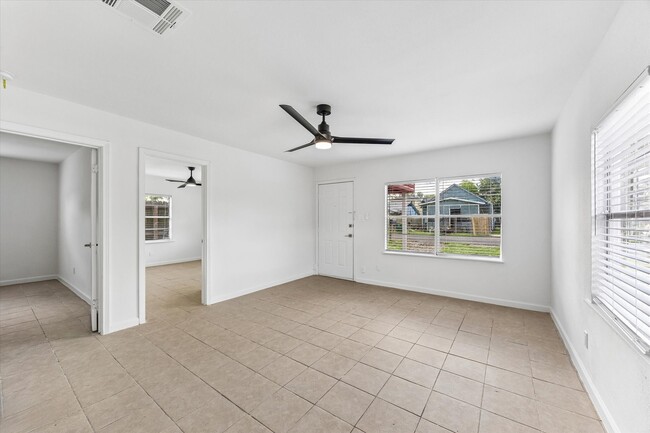 Building Photo - 9713 Richcroft St