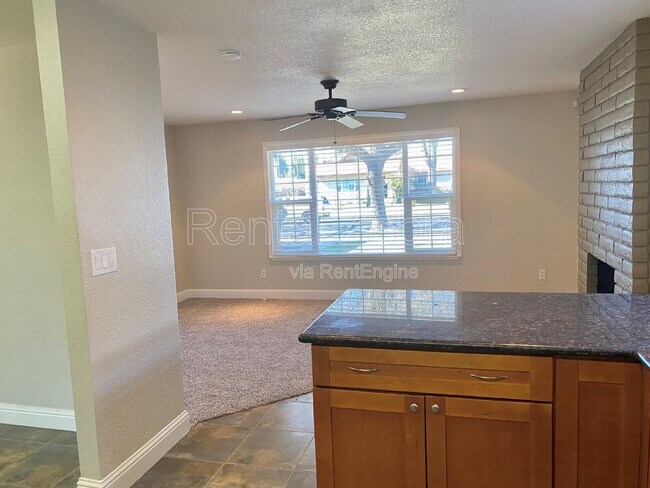 Foto del edificio - 1216 Rose Ave