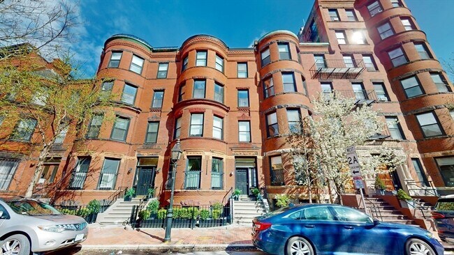 Building Photo - 361 Newbury St