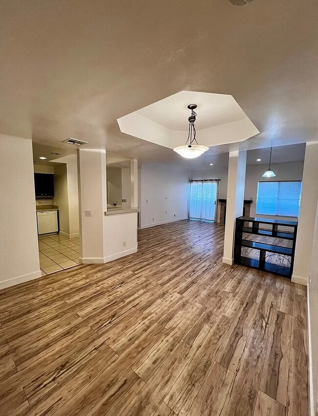 Dining Area - 5420 Sylmar Ave