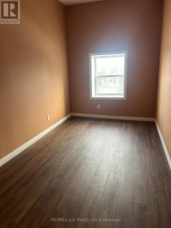 Photo du bâtiment - 136 Thames St S