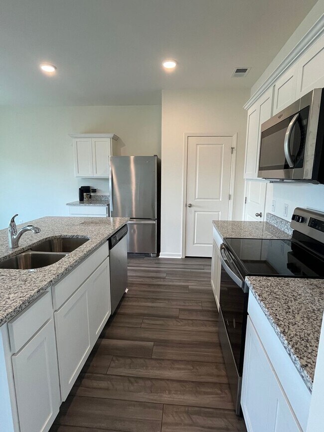 Foto del edificio - Beautiful 3 Bedroom Home In Cane Bay - Ava...