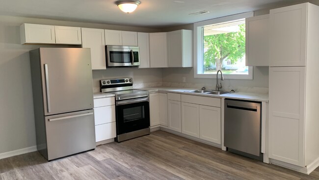 Foto del edificio - 1/2 off one full months rent with 24 month...