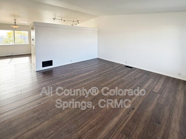 Foto del edificio - 5942 Vallecito Dr