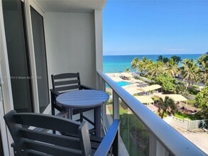 Building Photo - 3505 S Ocean Dr