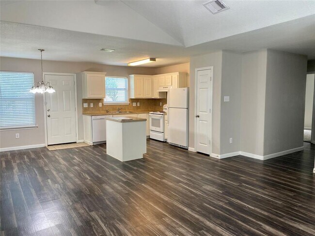 Building Photo - 3927 Hollow Cove Ln