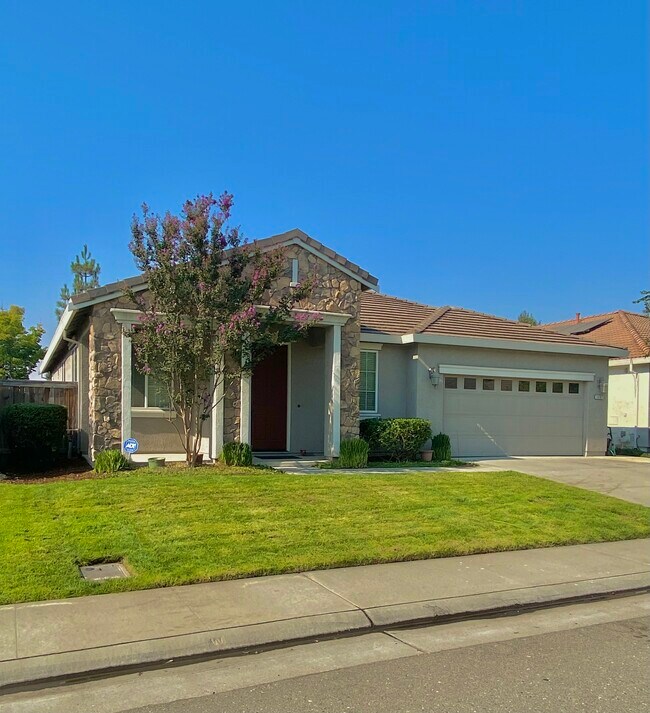 Foto del edificio - 1407 Rossmere Ln