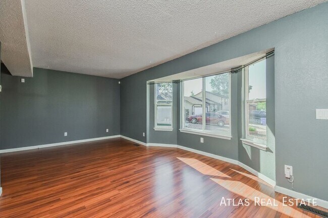 Foto del edificio - 4650 Stoner Ct