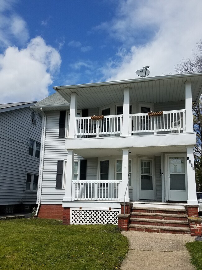 Building Photo - 1471 Riverside Dr