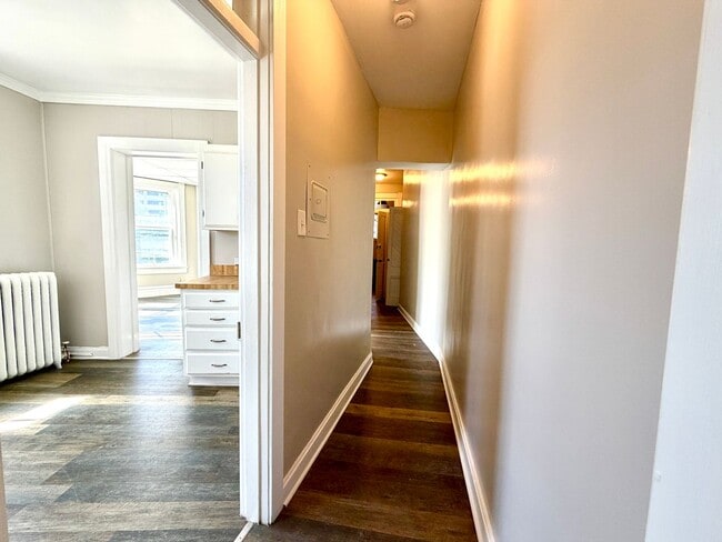 Building Photo - 162 S Potomac St