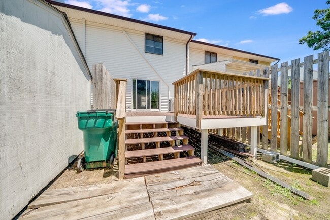Foto del edificio - 7234 Oak Ridge Pl