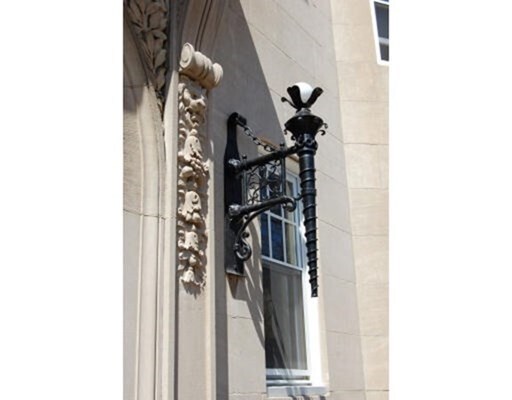 Building Photo - 55 Magazine St