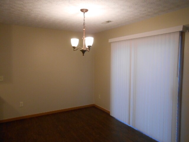 Foto del edificio - 7799 Birch Creek Dr