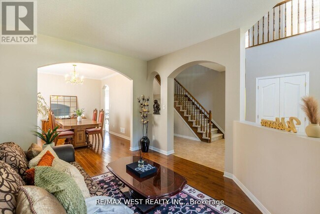 Photo du bâtiment - 214 Castlegarth Crescent