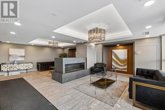 Building Photo - 5055 Greenlane