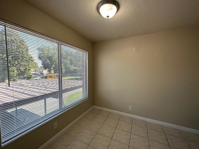 Building Photo - 4642 S Arlington Park Dr