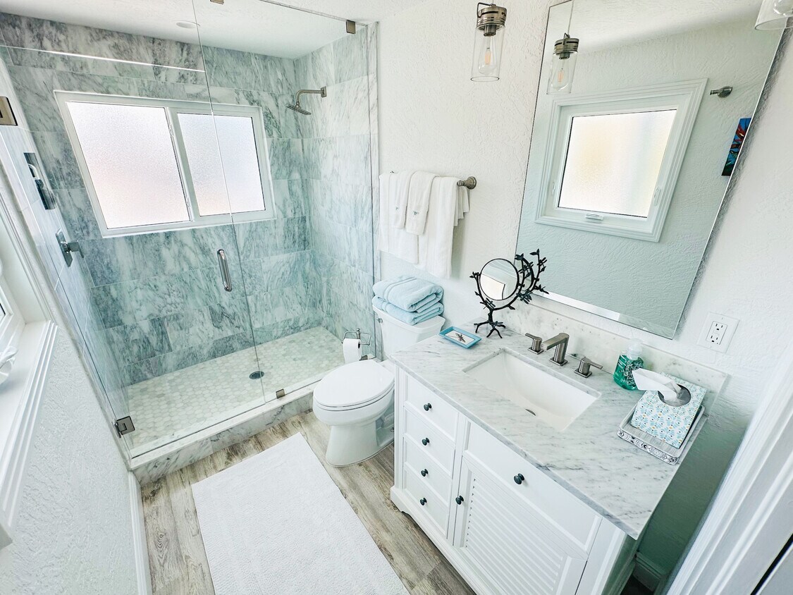 Foto principal - 2910 Alton Dr