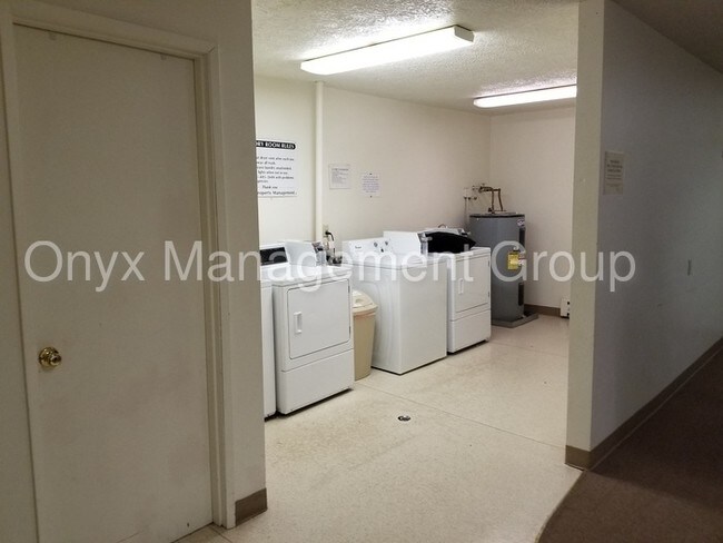Foto del edificio - 3875 Liberty Rd S