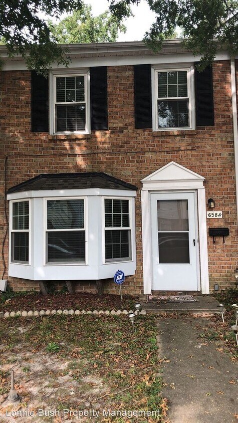 Primary Photo - 6584 Stoney Point N