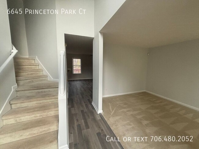 Foto del edificio - 6645 Princeton Park Ct
