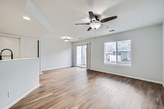 Foto del edificio - 19046 E 57th Pl