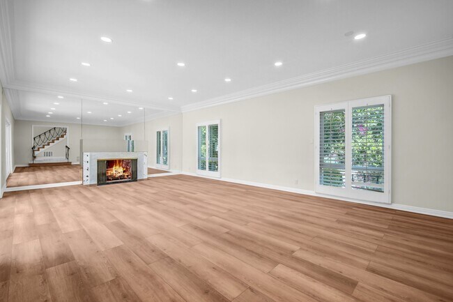 Building Photo - 414 Hilgard Ave