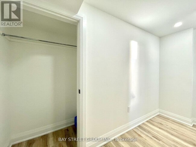 Building Photo - 119-119 Claymore Crescent
