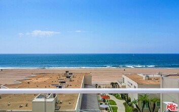 Building Photo - 7301 Vista Del Mar
