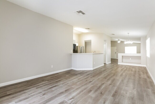 Foto del edificio - 5269 Mineral Lake Dr