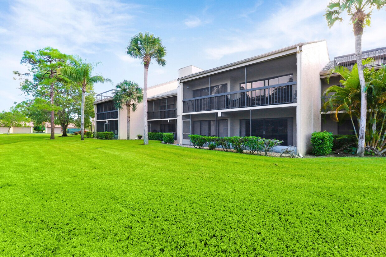 9440 Meadowood Dr Unit 103, Fort Pierce, FL 34951 Condo for Rent in