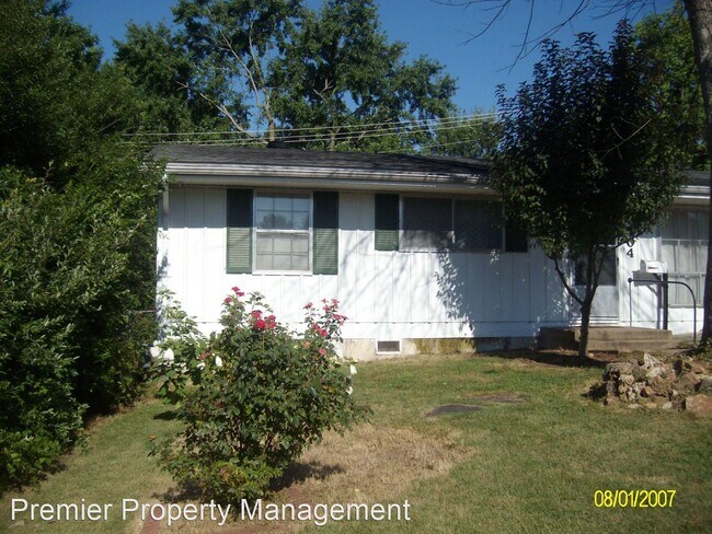 Foto del edificio - 3 br, 1 bath House - 404 Sheron Ave