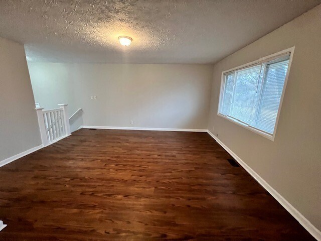 Foto del edificio - 3433 Maura Ln