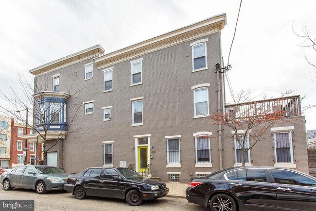 Foto del edificio - 3001 W Girard Ave